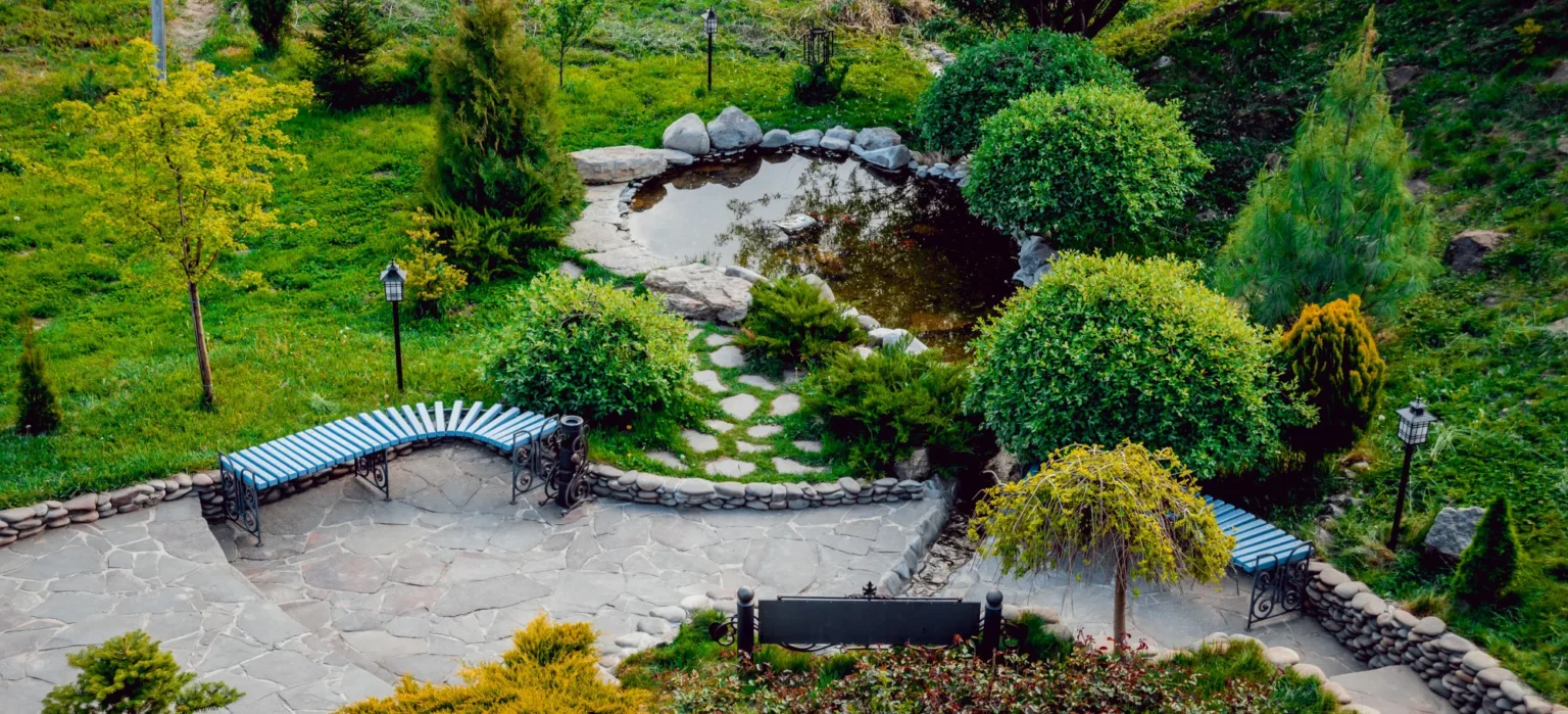 Gartenwege reinigen